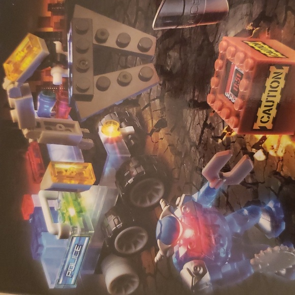 NEW LiteBrix Super Light Building System 63 piece Lite Up Bomb Squad Blaster 6+ - Picture 4 of 4